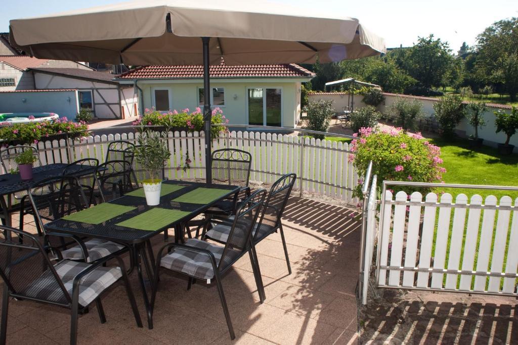 Gastehaus Zur Offenen Tur Aparthotel Rheinhausen Exterior photo